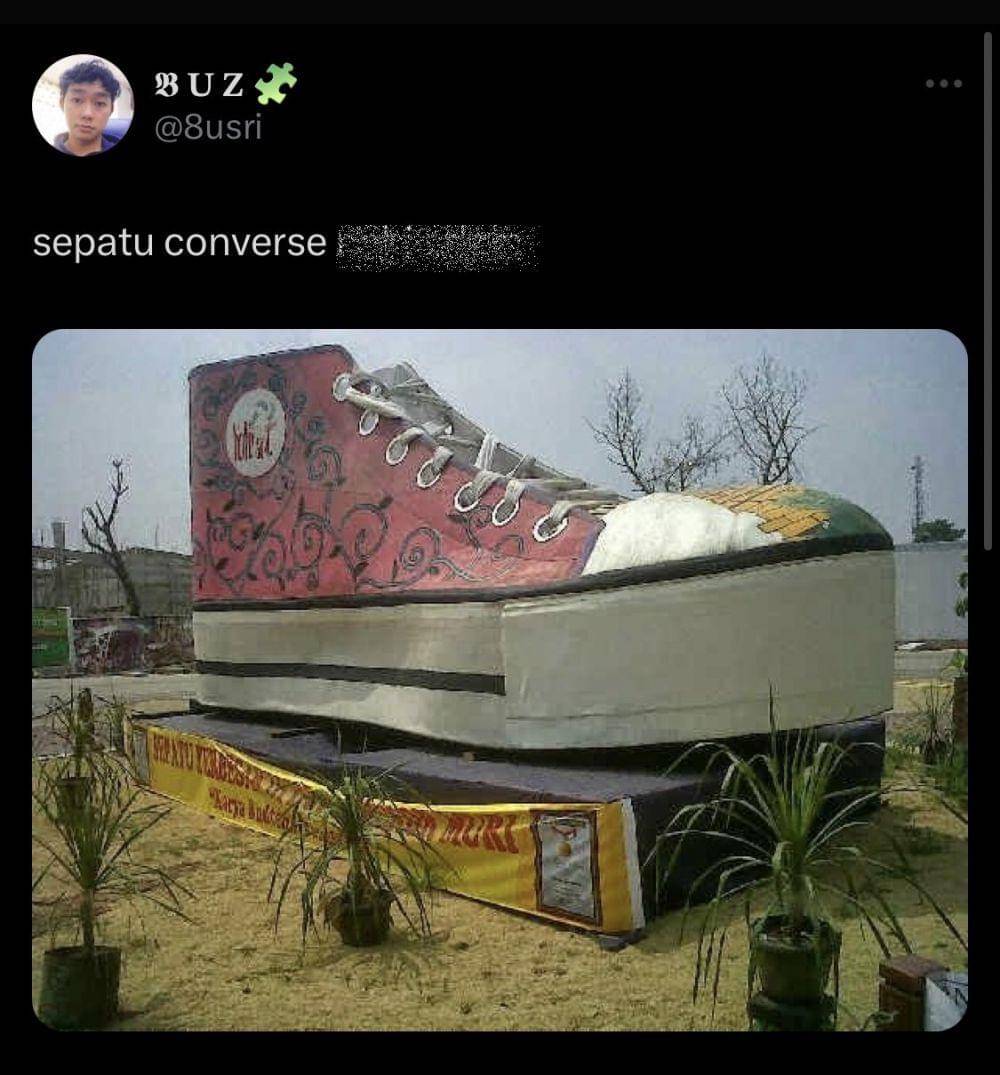 potret benda raksasa (twitter.com/8usri)