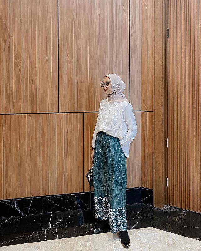 Potret OOTD (Instagram.com/alaekabachir)