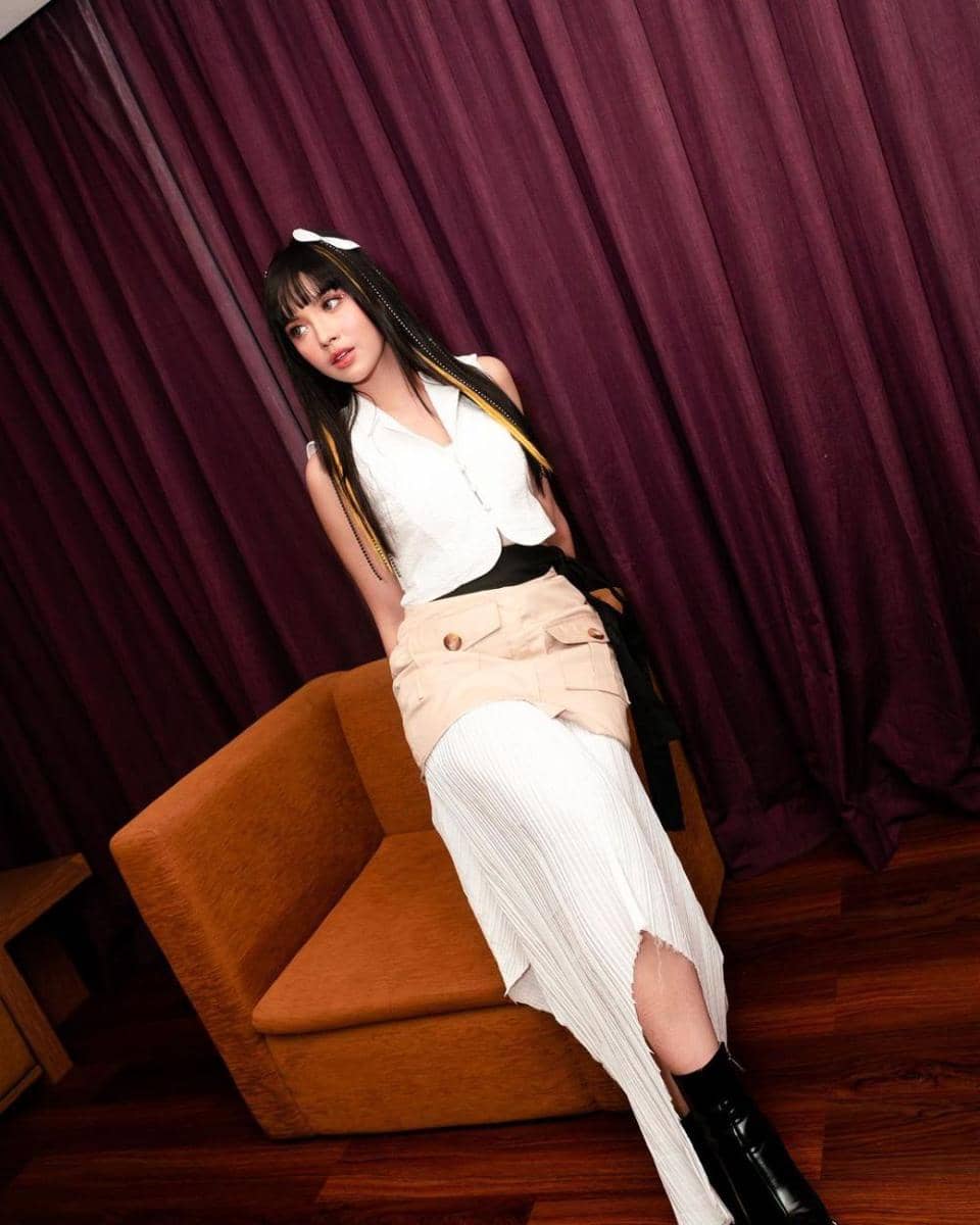 padu padan vest ala artis (instagram.com/ lyodraofficial)