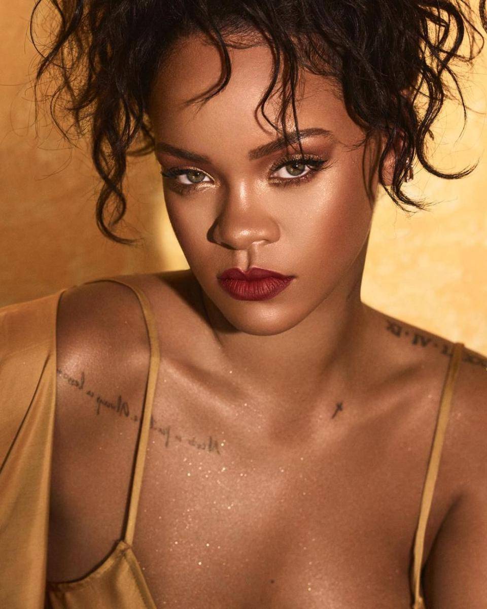 Inspirasi styling rambut curtain bangs (instagram.com/badgalriri)