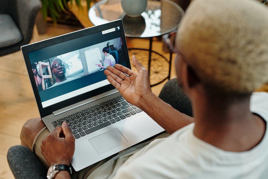 5 Cara Mengatasi Laptop Tidak Bisa Share Screen di Zoom