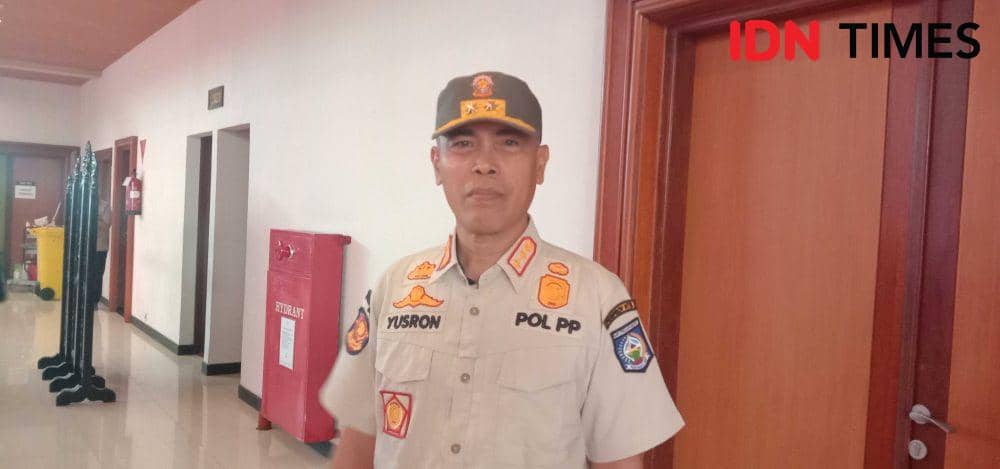 Kepala Satpol PP Provinsi NTB Yusron Hadi (IDN Times/Muhammad Nasir)