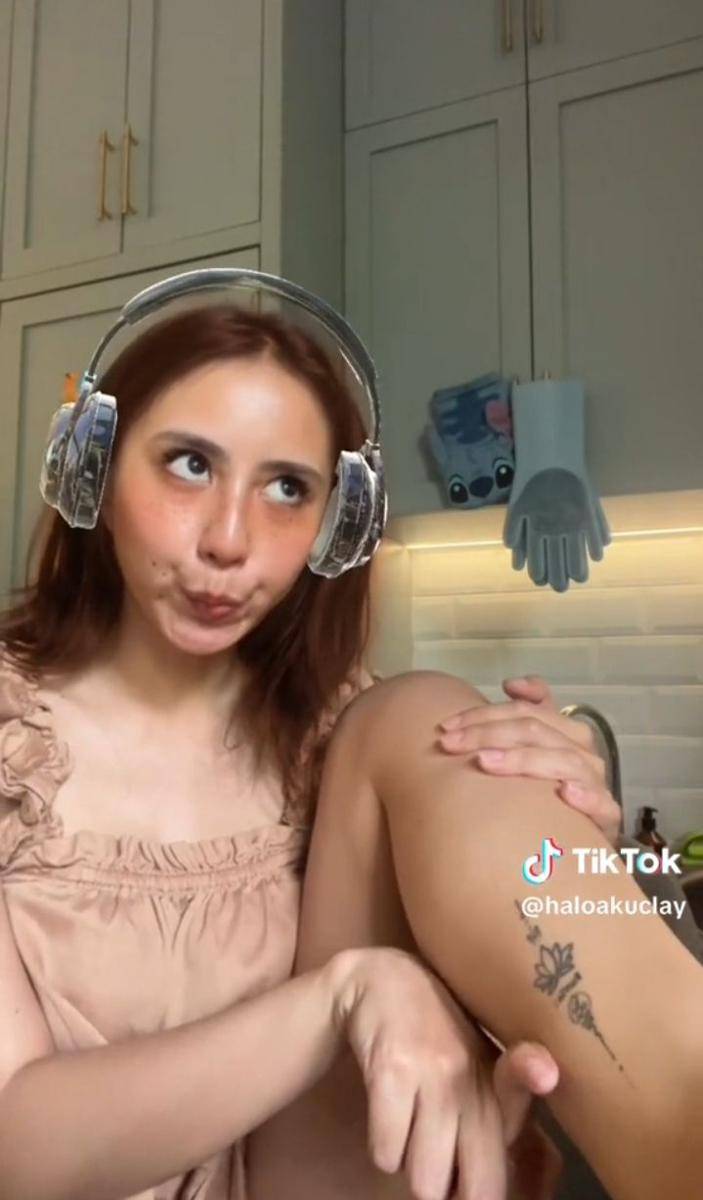 potret Clairine Clay spill tato di tubuhnya (tiktok.com/haloakuclay)