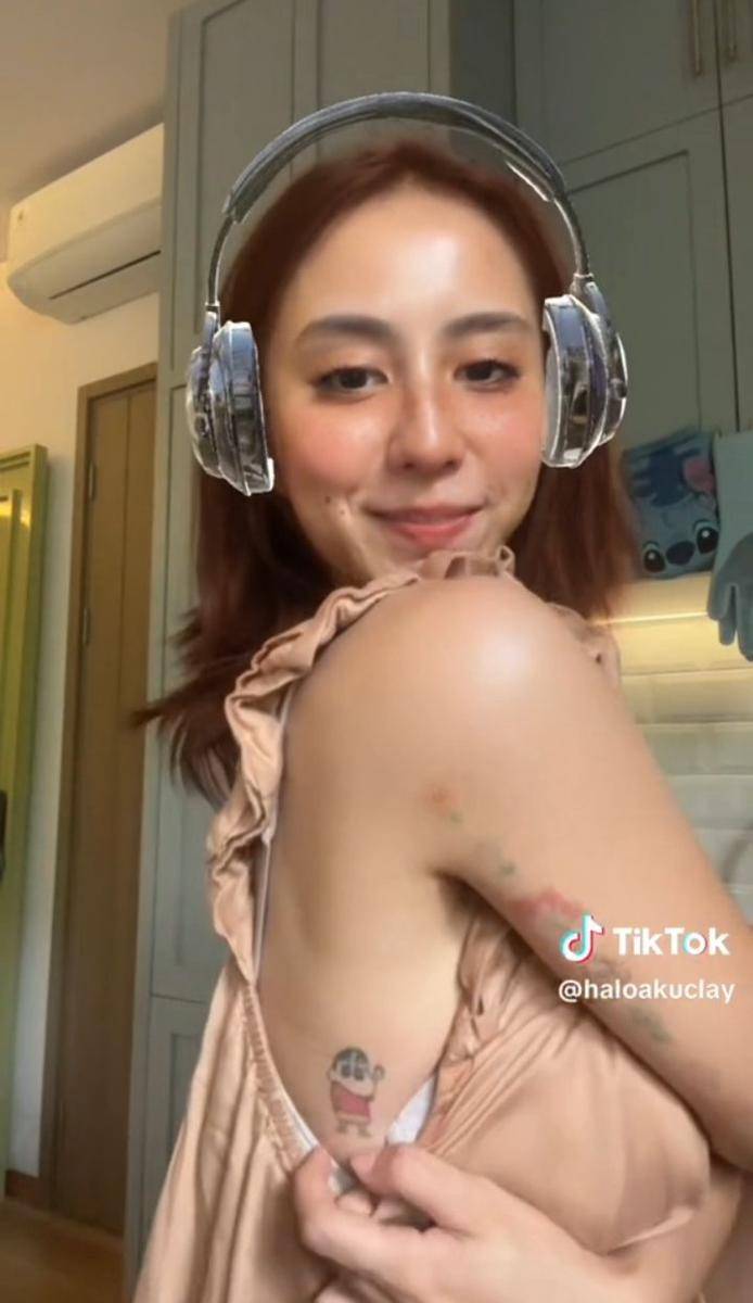 potret Clairine Clay spill tato di tubuhnya (tiktok.com/haloakuclay)