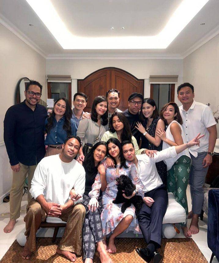 potret kejutan ultah ke-35 Naysilla Mirdad (instagram.com/viv_viviane)