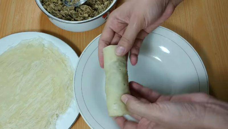 gambar lumpia yang belum digoreng (youtube.com/Asri Saputra)