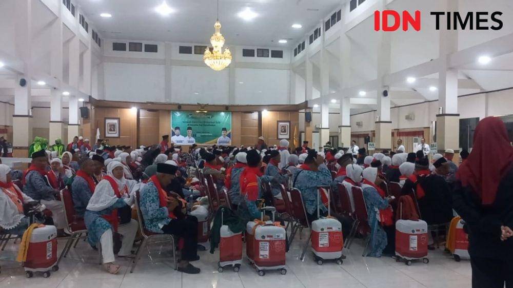 Jemaah haji Embarkasi Solo. (IDN Times/Larasati Rey)