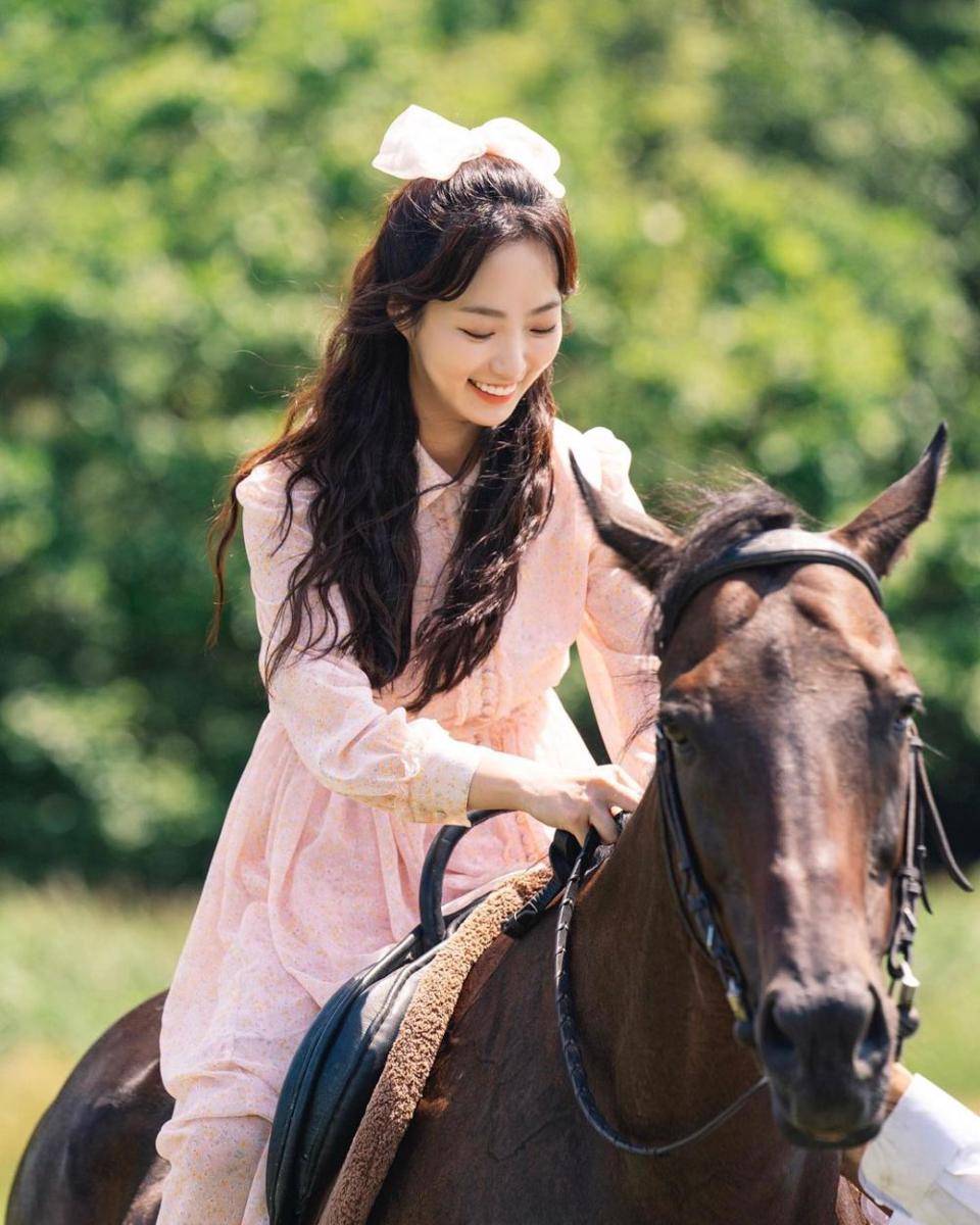 Woo Hyun Jin (instagram.com/woo_hyunjin_)