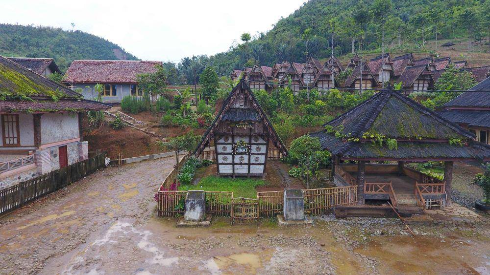 Kampung Adat Ciptagelar (sukabumikab.go.id)