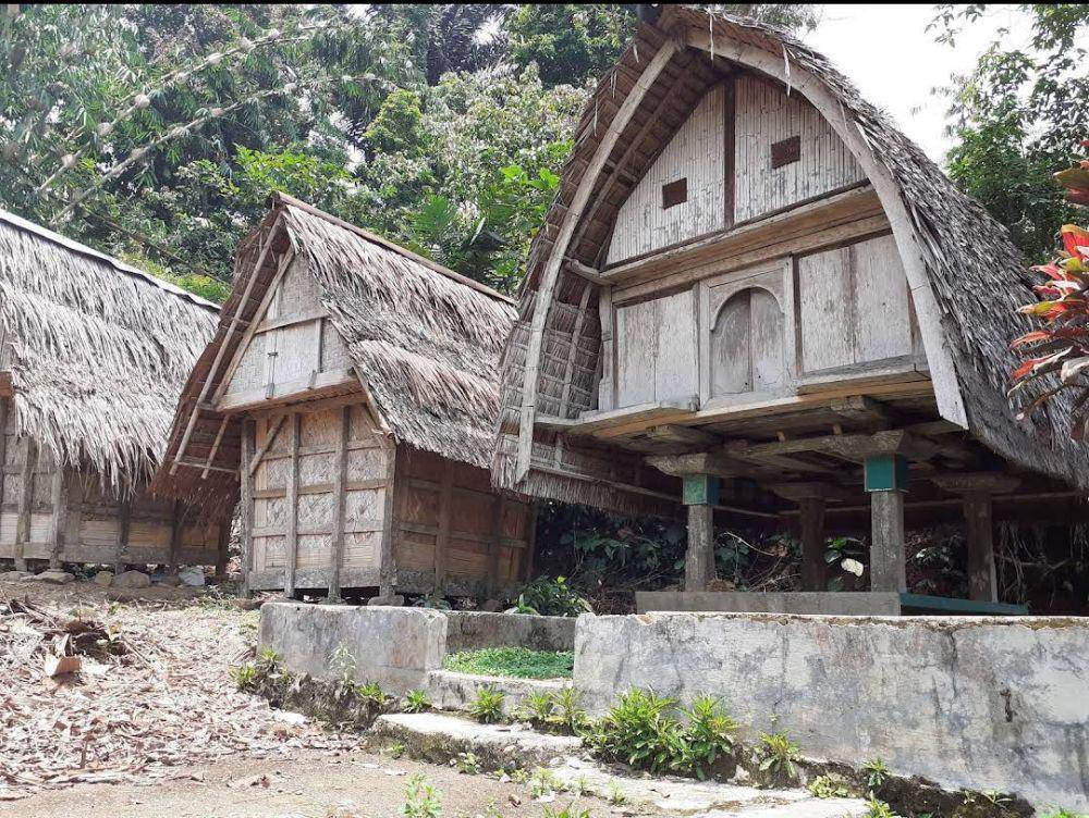 Kampung Adat Urug (google.maps.com/ATIKAH)