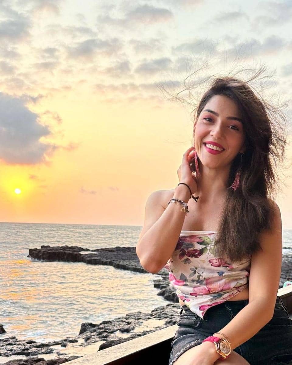 Mehreen Pirzada (instagram.com/mehreenpirzadaa)