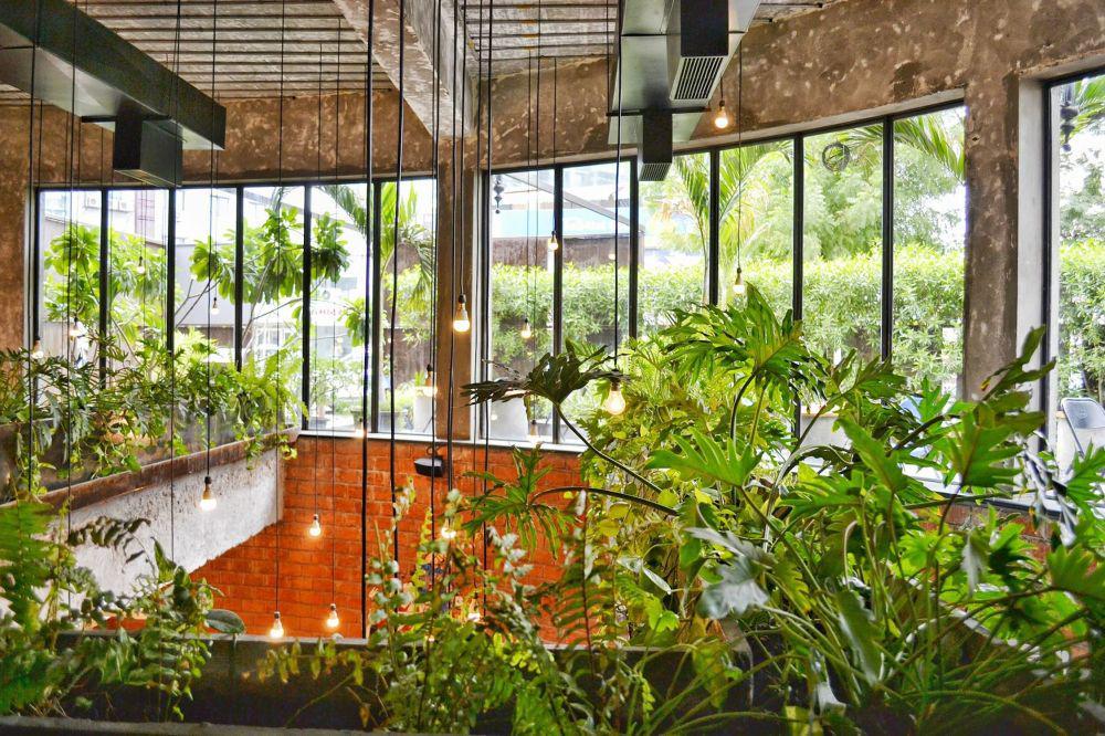 3 Kafe Unik di Jogja, Padukan Konsep Industrial dan Greenery