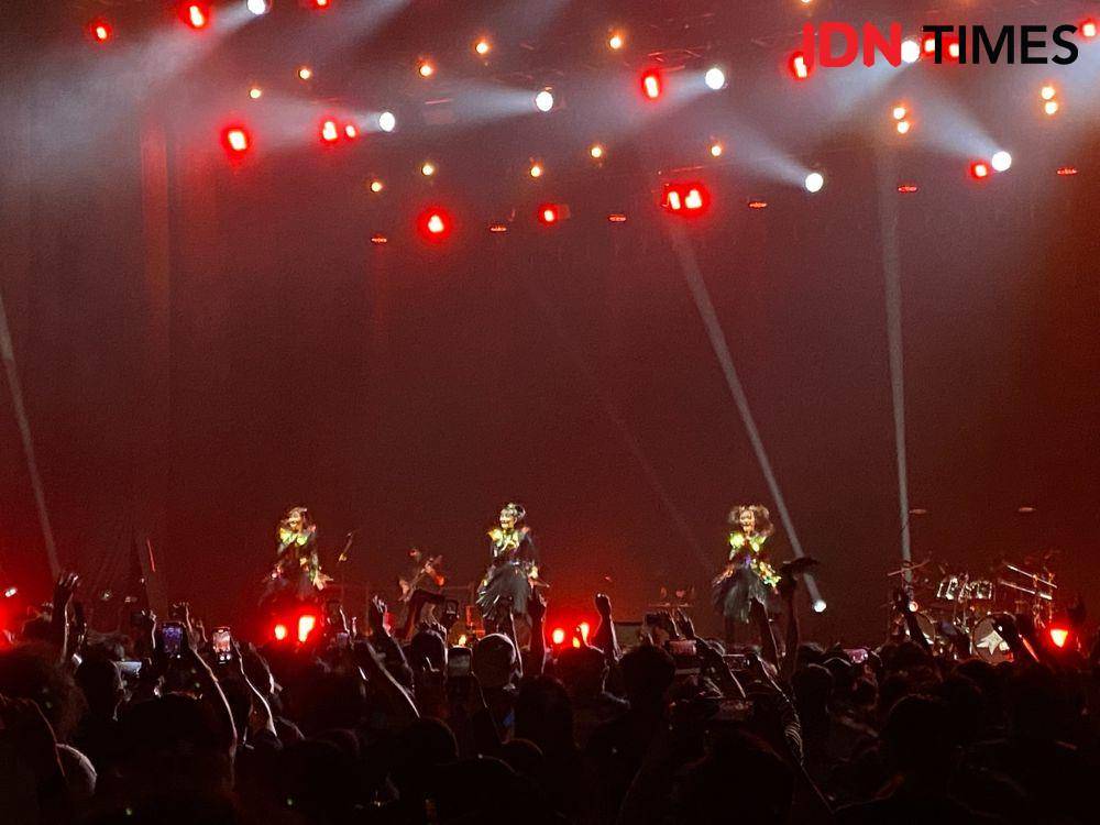 potret Babymetal konser di Indonesia (dok.IDN Times/Stephanie Risyana)