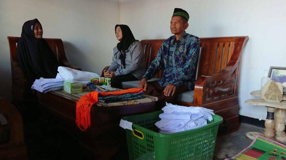 Jemaah Calon Haji Tertua asal Tulungagung, Akat Poncokarto Poncorawi. IDN Times/ Bramanta Pamungkas