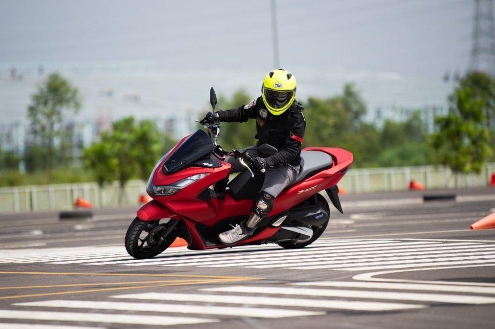 4 Cara Hemat BBM Motor dengan ECO Riding