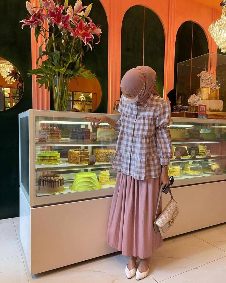 referensi daily outfit ala Astri Ratnasari (instagram.com/nasariastri)