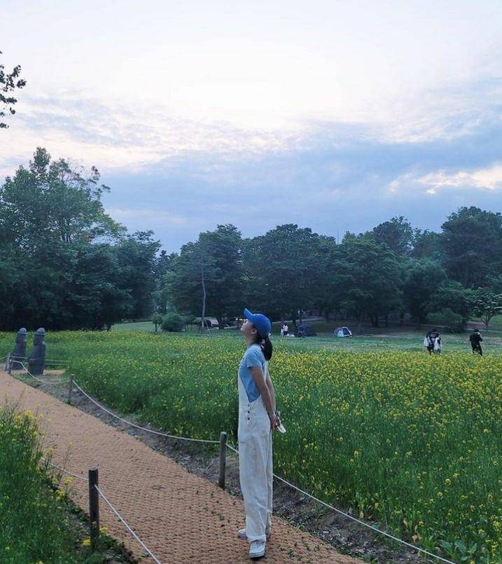 OOTD Ahn Eun Jin (instagram.com/eunjin___a)