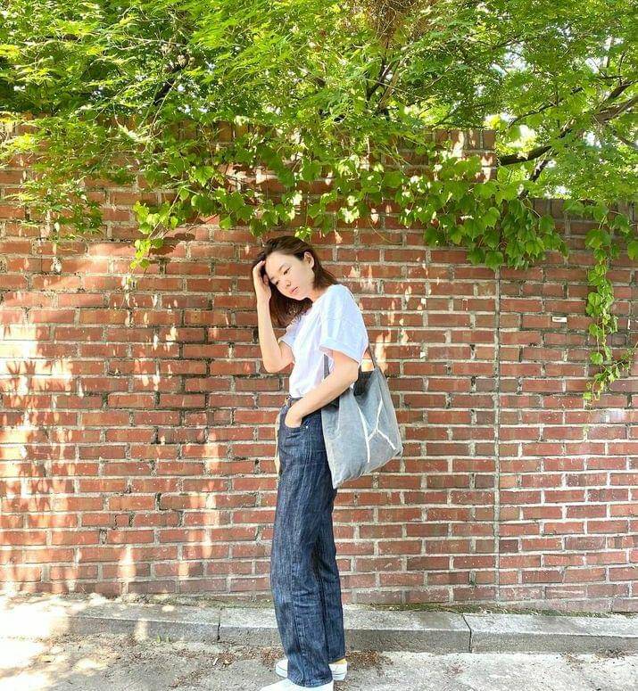 OOTD Ahn Eun Jin (instagram.com/eunjin___a)