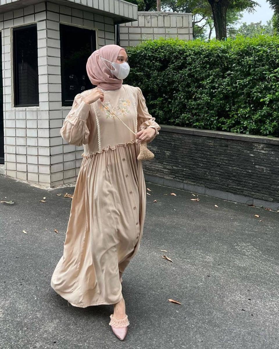 referensi daily outfit ala Astri Ratnasari (instagram.com/nasariastri)