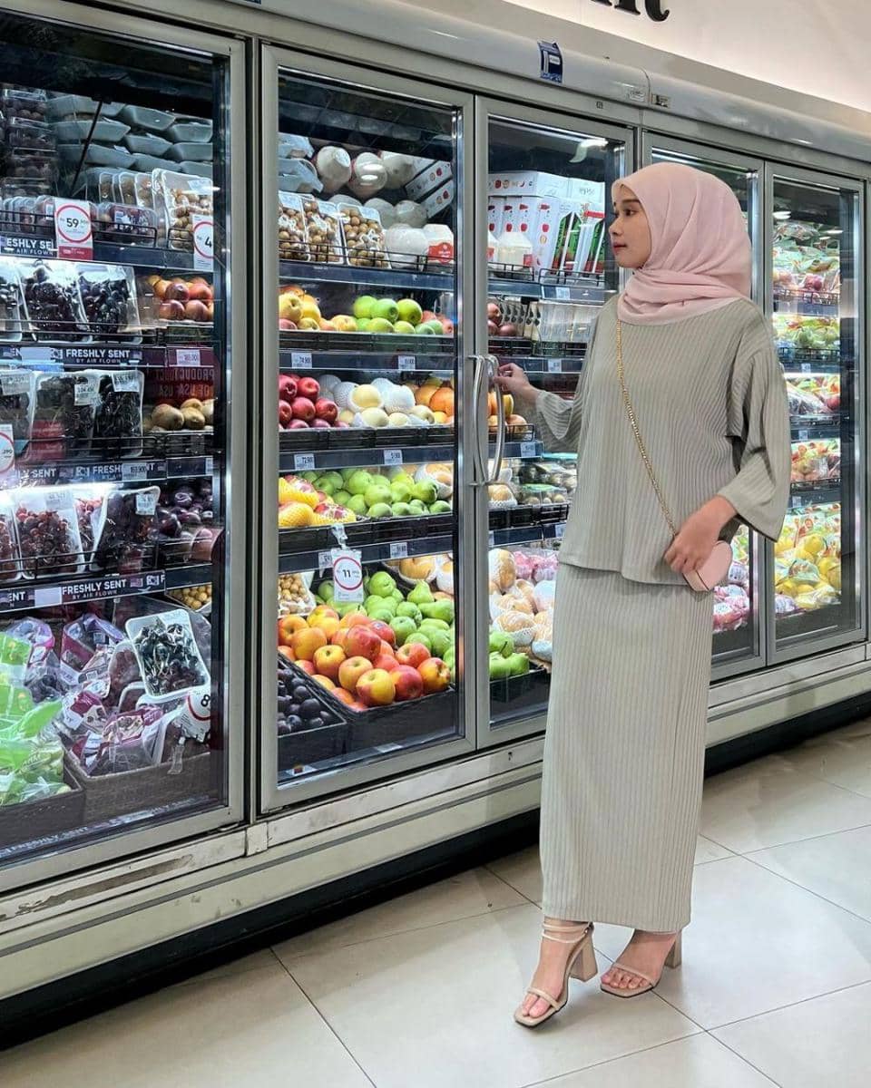 referensi daily outfit ala Astri Ratnasari (instagram.com/nasariastri)