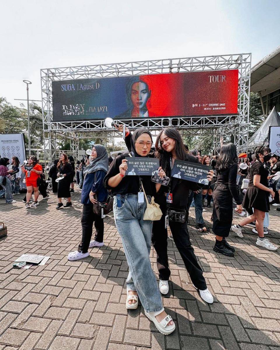 momen Audi Marissa nonton konser Suga BTS (instagram.com/audimarissa)