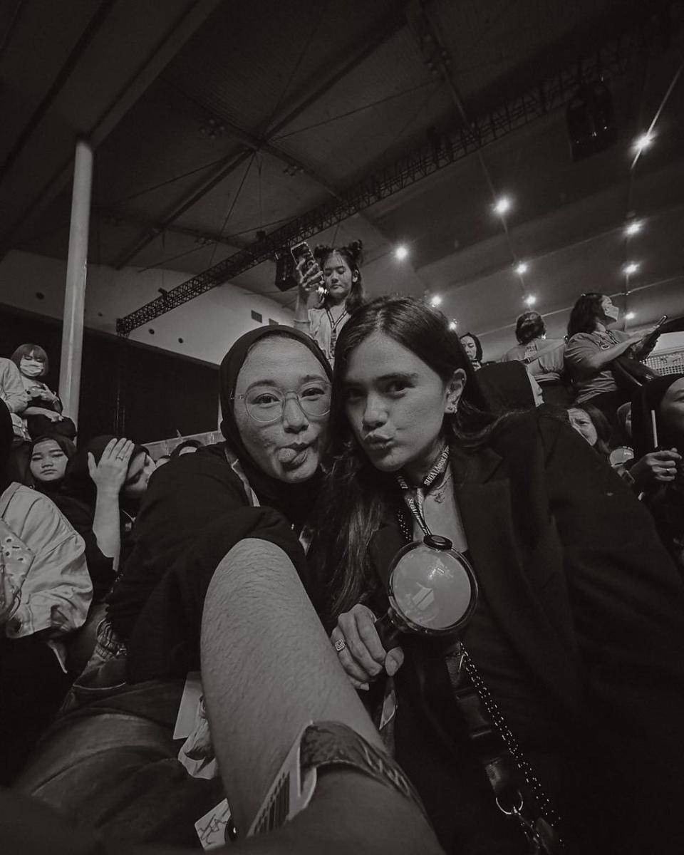 momen Audi Marissa nonton konser Suga BTS (instagram.com/audimarissa)