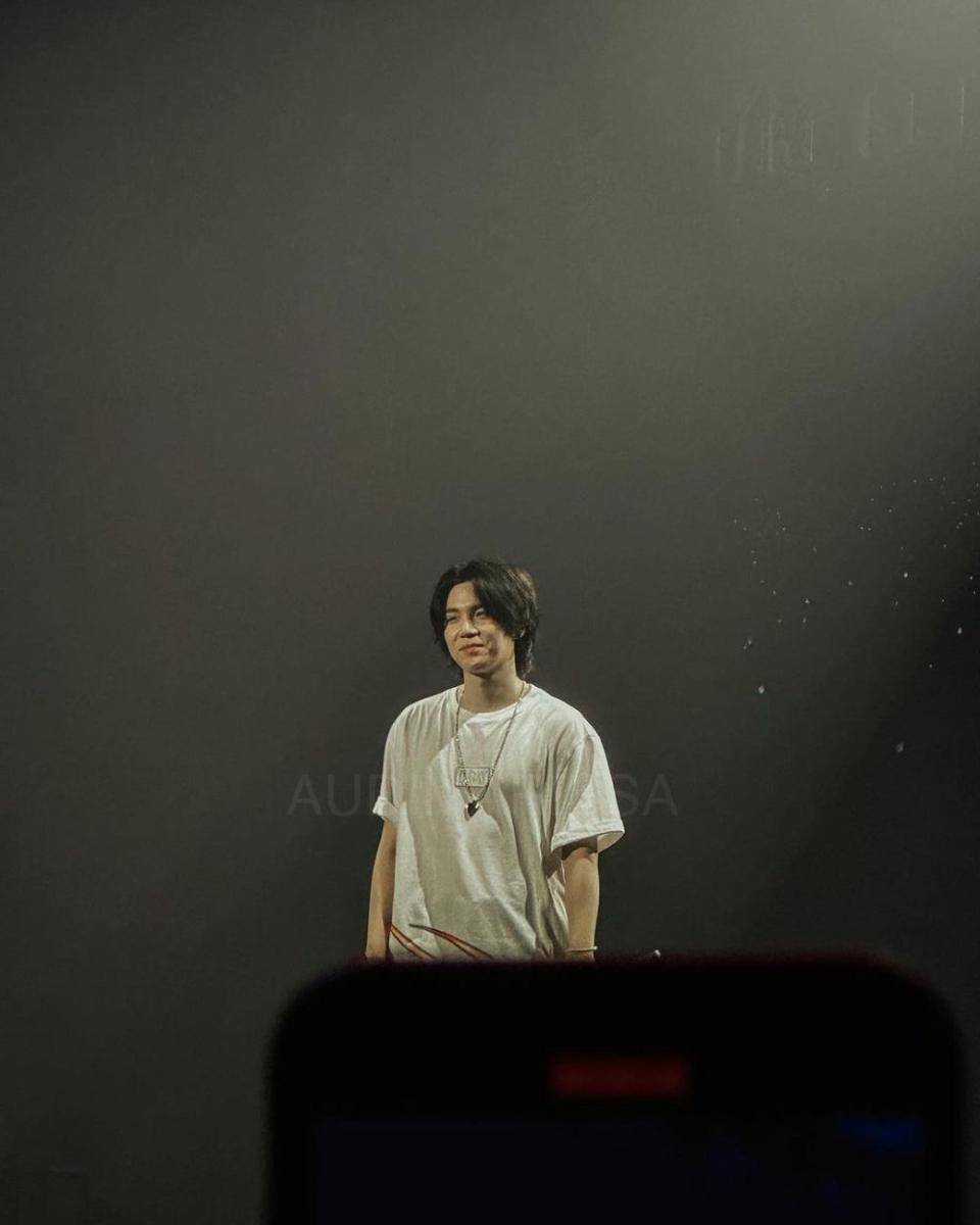 momen Audi Marissa nonton konser Suga BTS (instagram.com/audimarissa)