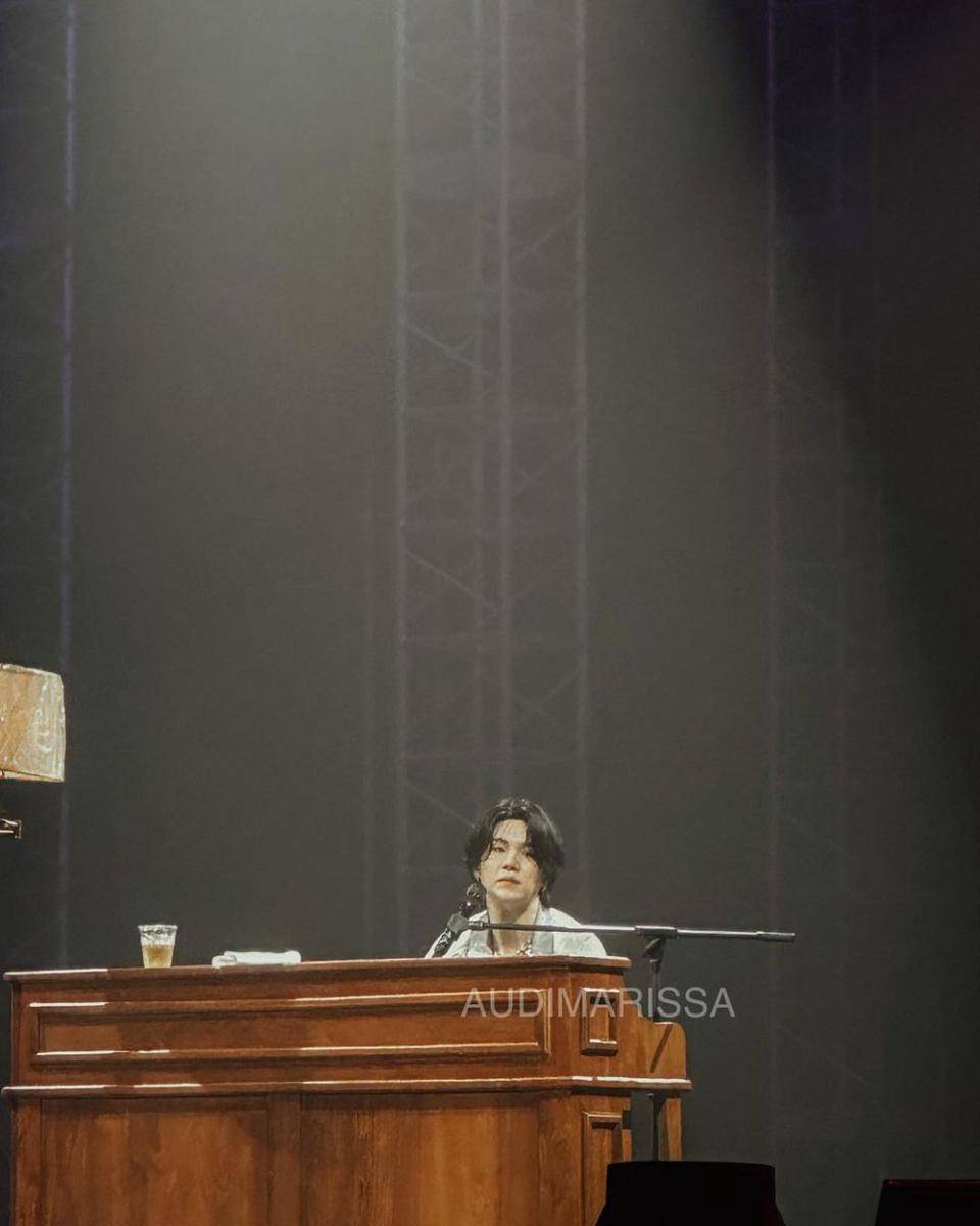 momen Audi Marissa nonton konser Suga BTS (instagram.com/audimarissa)