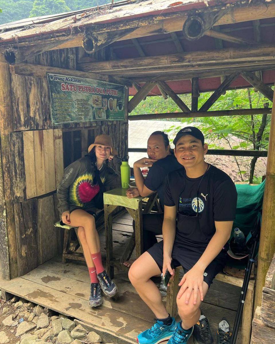 momen Tatjana Saphira saat trekking (instagram.com/tatjanasaphira)