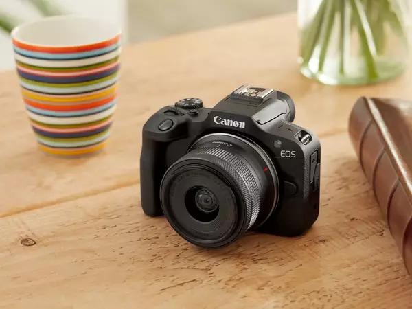 Canon Luncurkan EOS R100, Dirancang untuk Fotografer Pemula