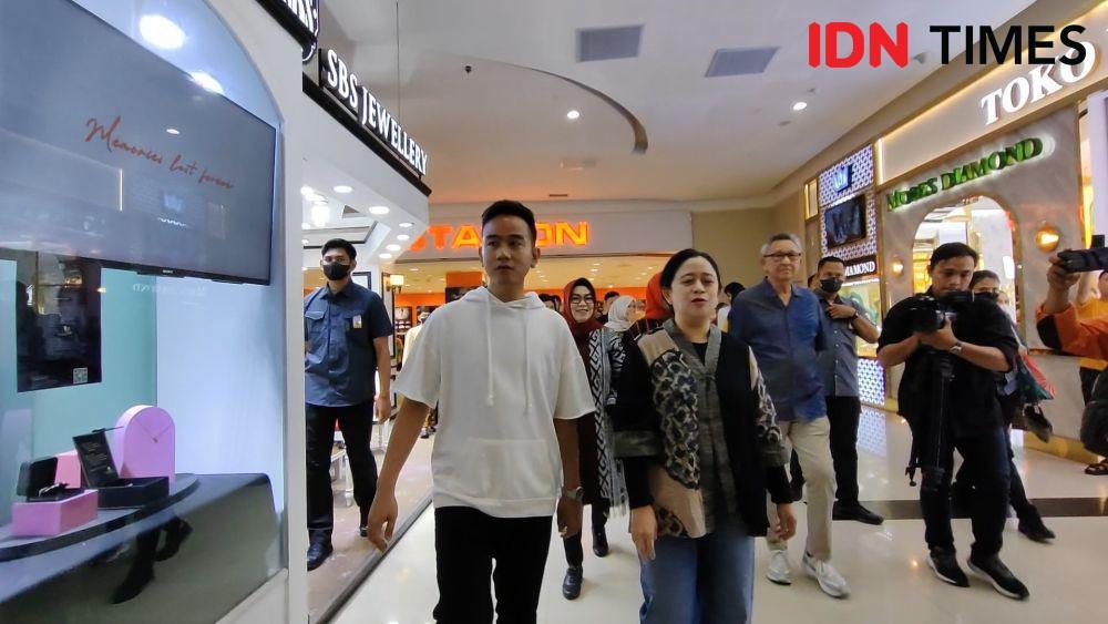 Gibran dan Puan Malam Mingguan di Solo, Belanja di Mal