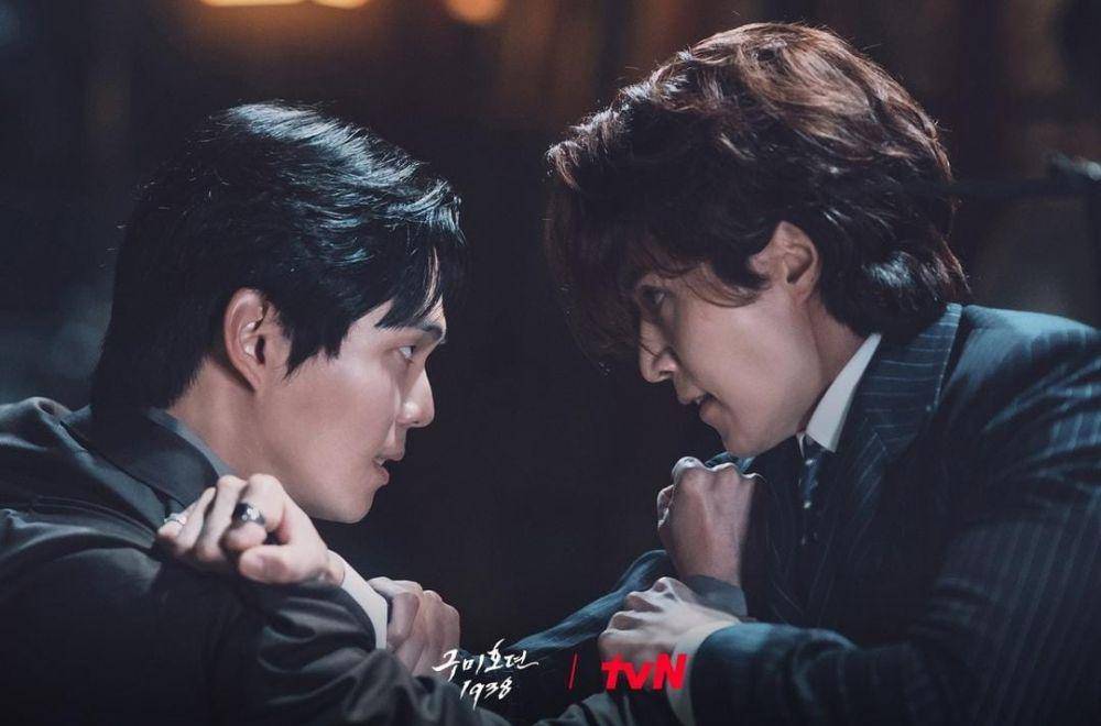 Ryu Kyung Soo dan Lee Dong Wook di drama Tale of Nine Tailed 1938 (instagram.com/tvn_drama)