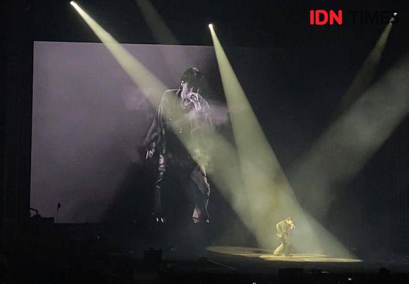 konser Suga BTS hari kedua di Indonesia (dok.IDN Times/Stephanie Risyana)