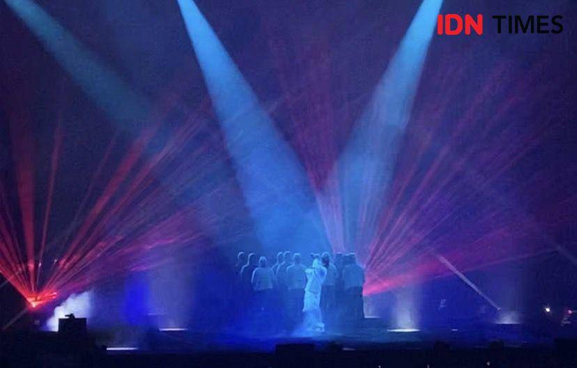 konser Suga BTS hari kedua di Indonesia (dok.IDN Times/Stephanie Risyana)