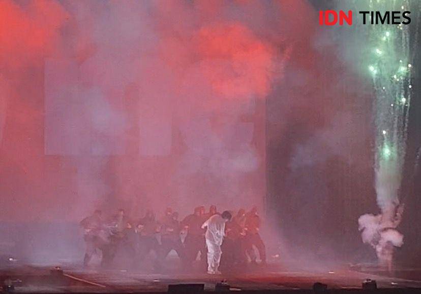konser Suga BTS hari kedua di Indonesia (dok.IDN Times/Stephanie Risyana)