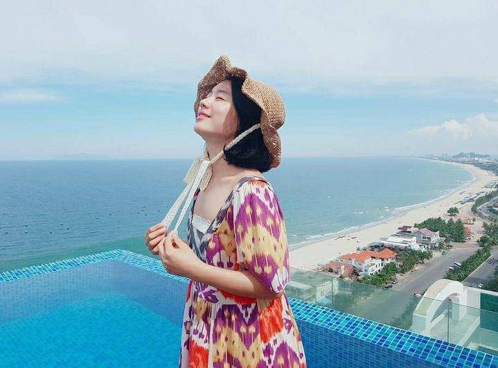 OOTD Ahn Eun Jin (instagram.com/eunjin___a)