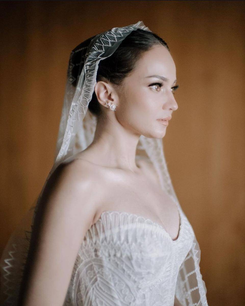 Resepsi Enzy Storia (instagram.com/enzystoria)