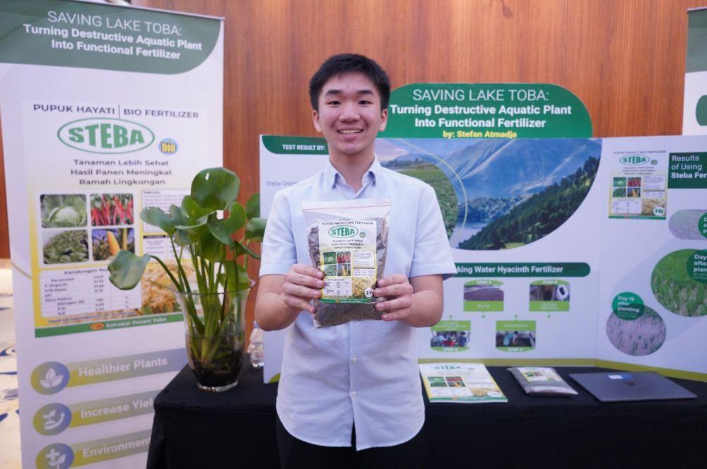 Selamatkan Danau Toba, Siswa SMA Sulap Eceng Gondok Jadi Pupuk Hayati