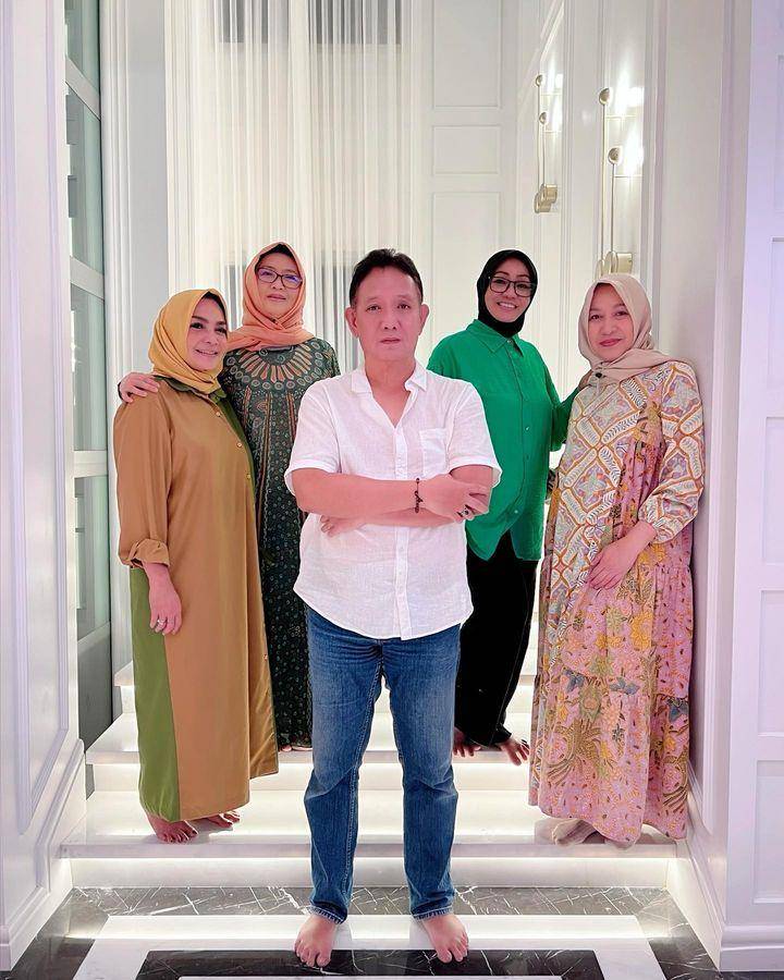 Mama Rieta dan geng (YouTube.com/Mama Rieta)