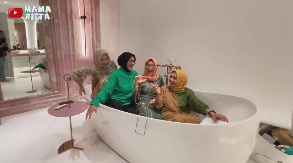 Mama Rieta dan geng (YouTube.com/Mama Rieta)