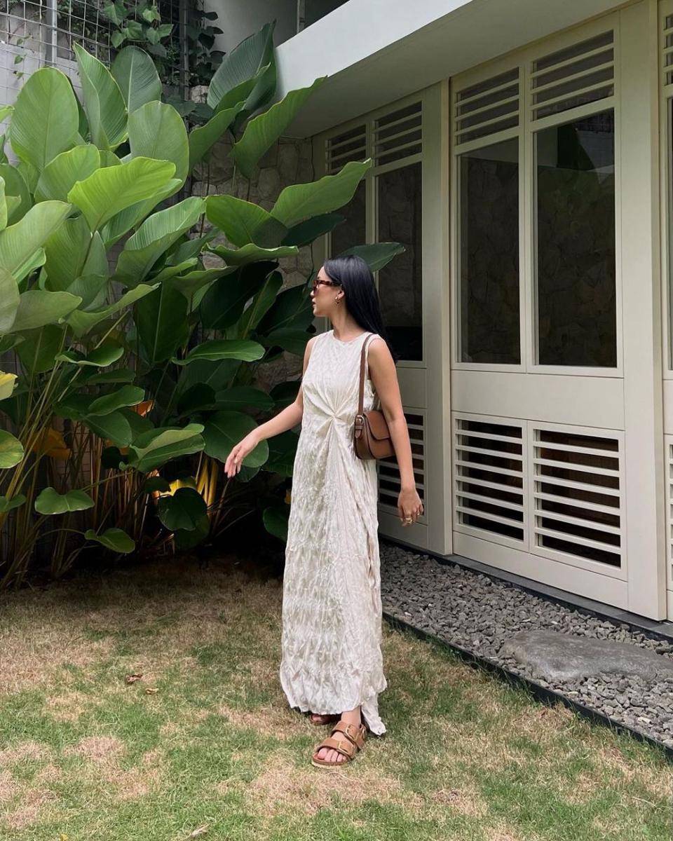 referensi outfit dengan maxi dress (instagram.com/raniazzhr)