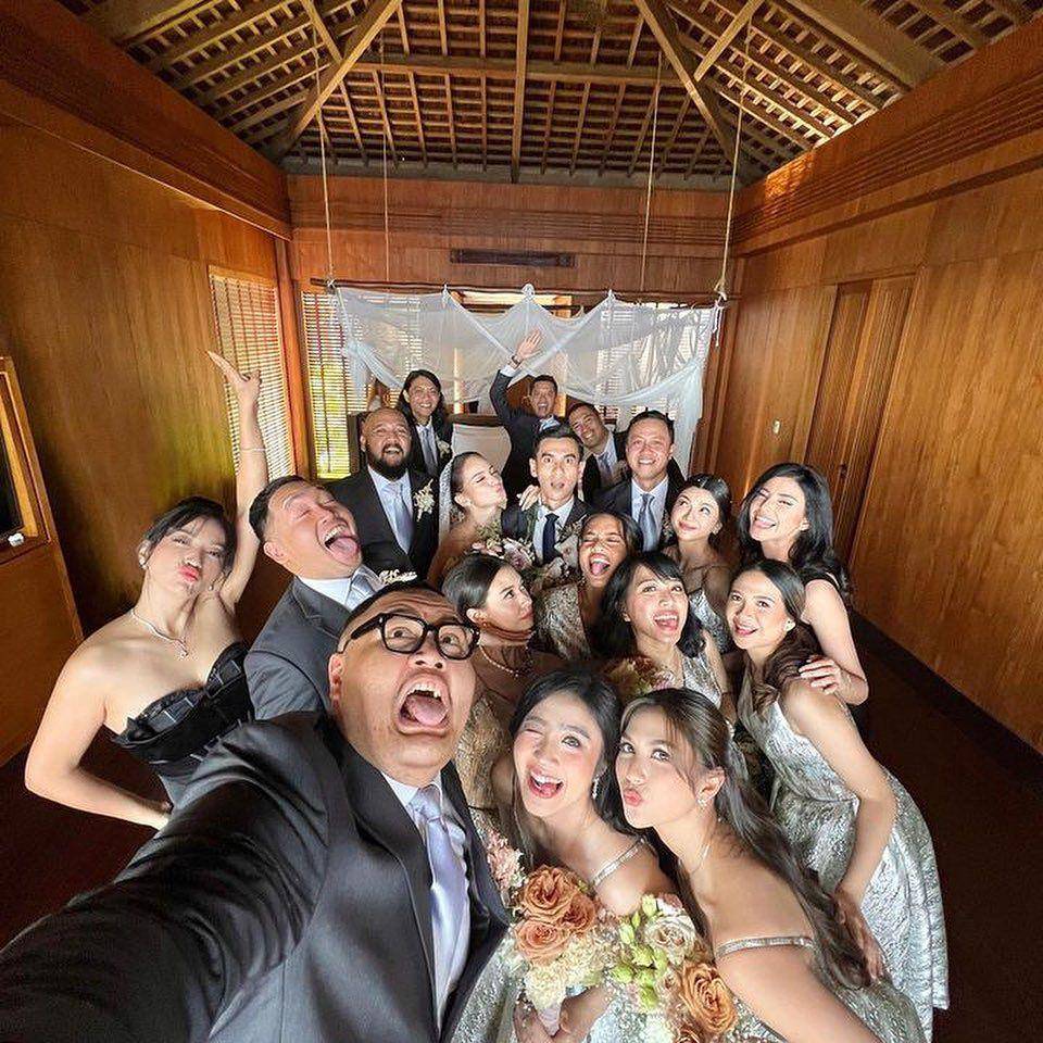 potret Hesti Purwadinata di resepsi Enzy-Molen (instagram.com/hestipurwadinata)