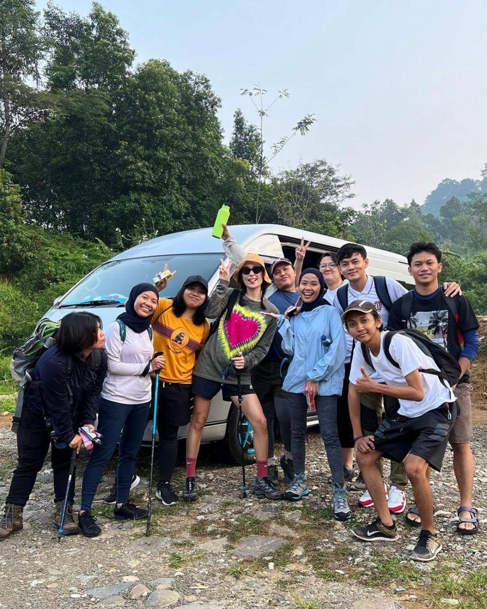 momen Tatjana Saphira saat trekking (instagram.com/tatjanasaphira)