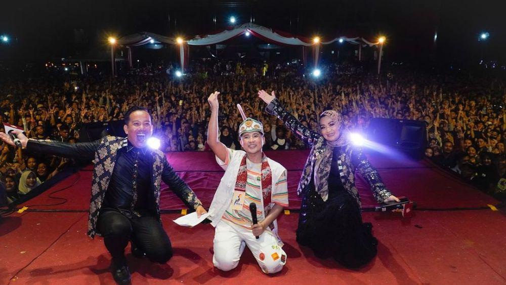 9 Potret Jirayut Manggung di Palangkaraya, Sudah Lama Tak Nyanyi!