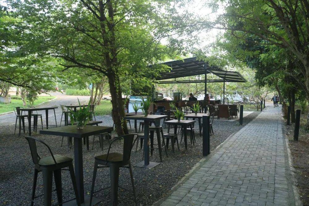 tempat makan di Kalipancur Central Park (instagram.com/kalipancurcentralpark)