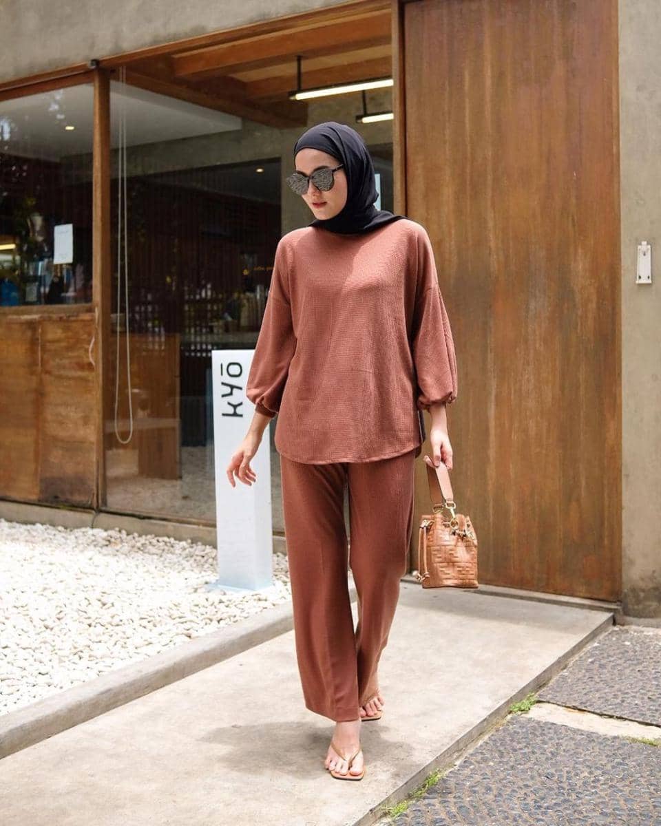 inspirasi daily outfit dengan one set (instagram.com/kairissta)