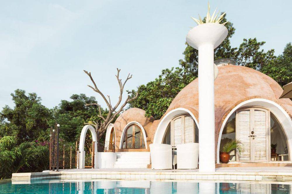 Mentigi Bay Dome Villas (instagram.com/mentigibay)