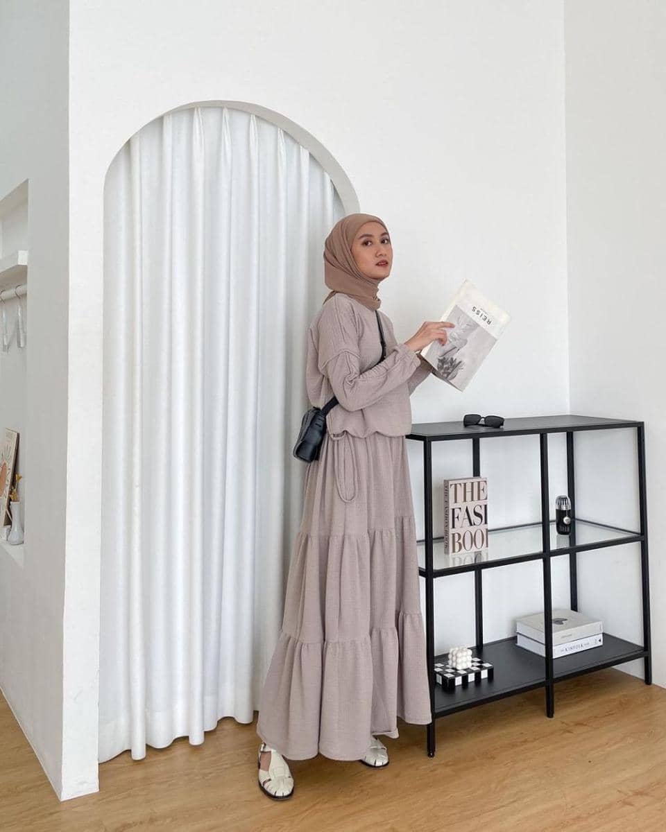 inspirasi daily outfit dengan one set (instagram.com/inasrana)
