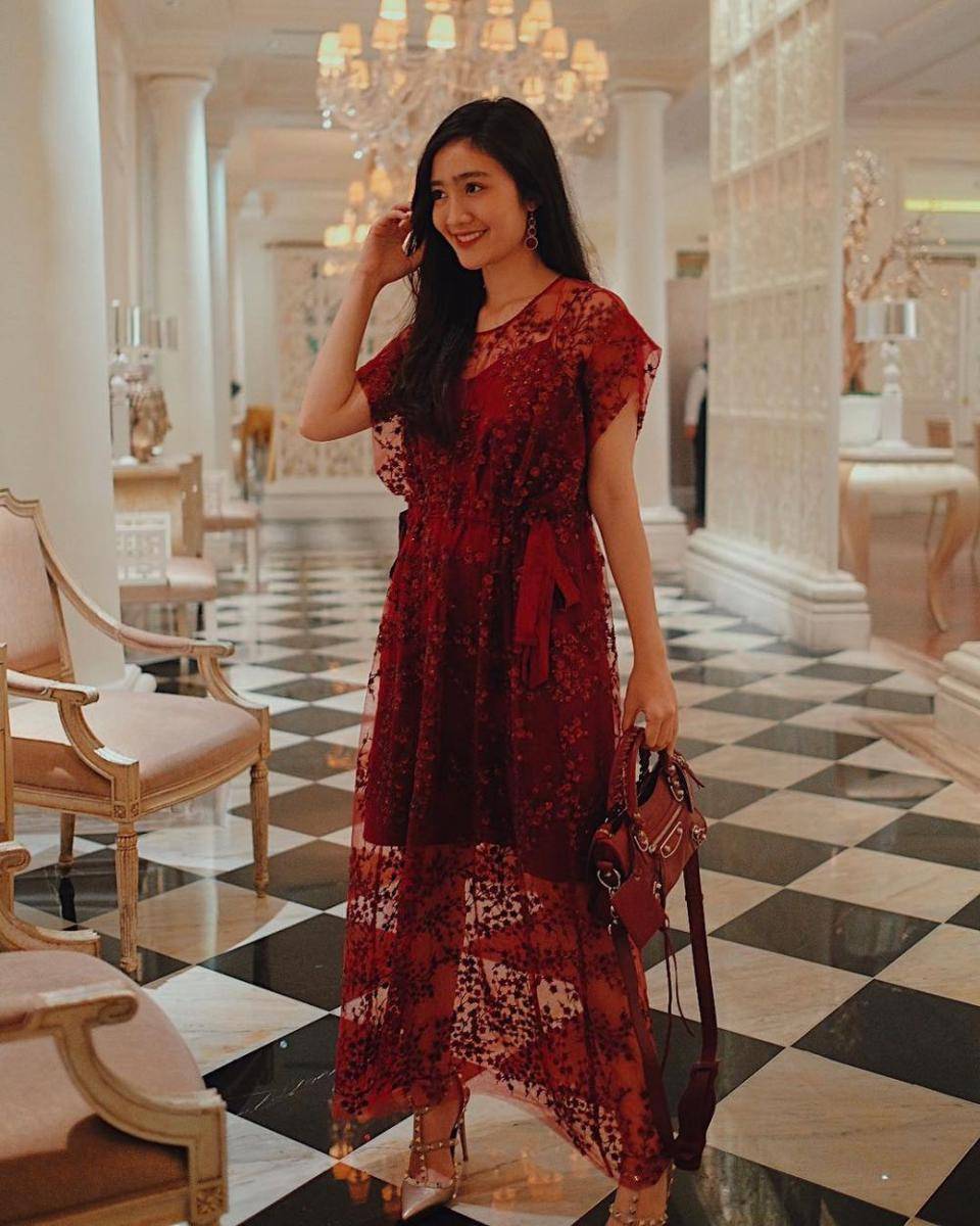 ide outfit kondangan ala Febby Rastanty (instagram.com/febbyrastanty)