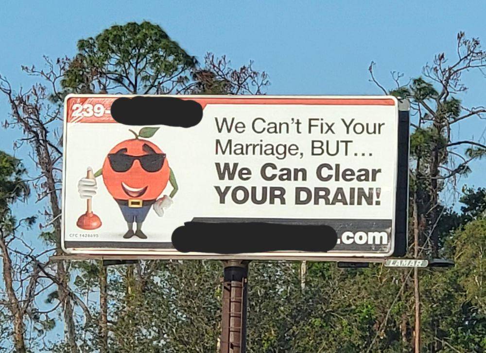 potret iklan baliho paling kocak (reddit.com/user/Indoor_Pool)